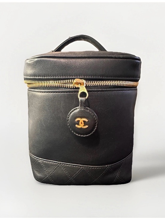 CHANEL Handbags - CHANEL Vintage Vanity Case Hand Bag Lambskin Leather Black